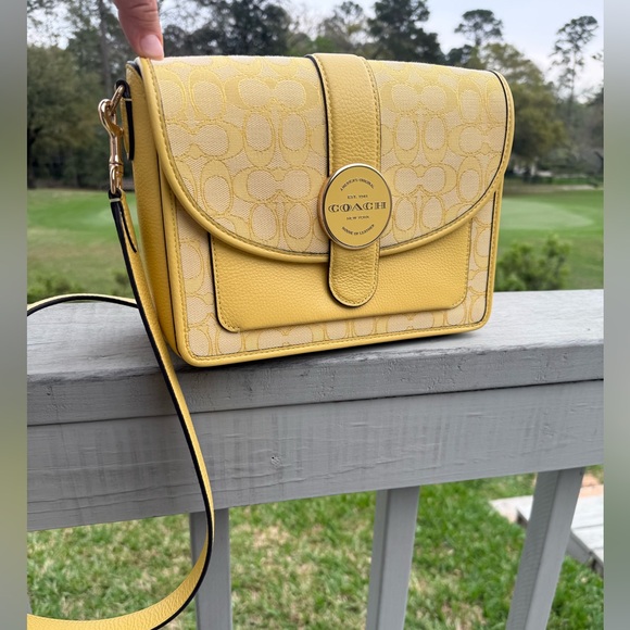 Coach Loonie Crossbody in Signature Jacquard Gold/Retro Yellow - Picture 6 of 11